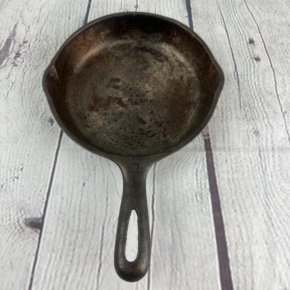 WAGNER WARE Cast Iron 6 1/2 Inch Skillet, Made In USA, #3, "K" - Picture 6 of 8